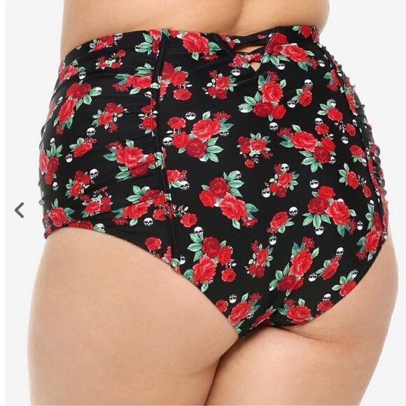 Hot Topic Roses & Skull Ruched High Waisted Swim Bottoms. Size 3 (3X). - Picture 3 of 12